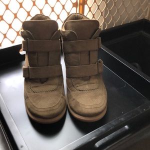 Green wedge sneakers